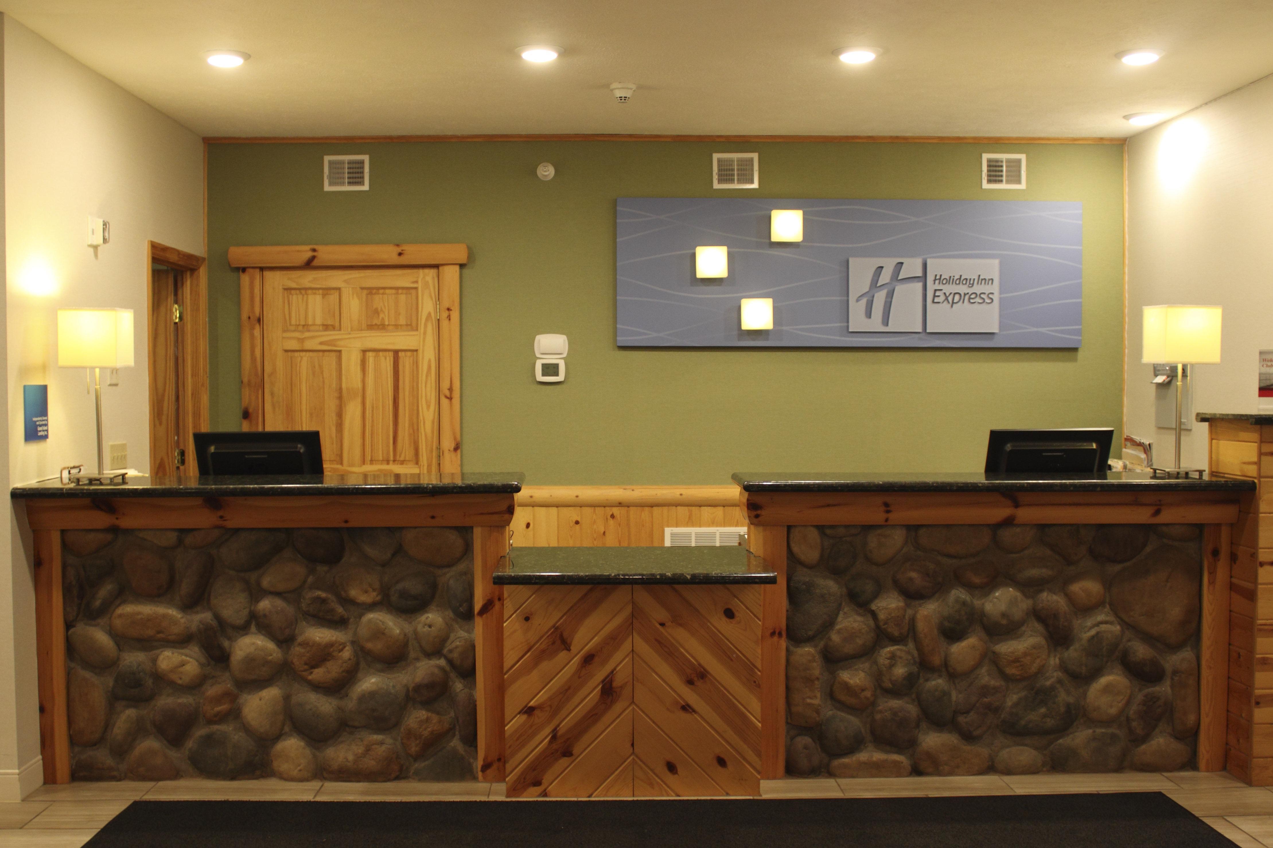 Holiday Inn Express Munising-Lakeview, An Ihg Hotel מראה חיצוני תמונה