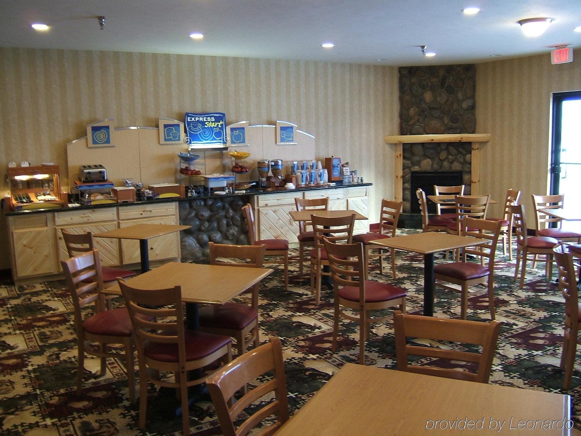 Holiday Inn Express Munising-Lakeview, An Ihg Hotel מסעדה תמונה