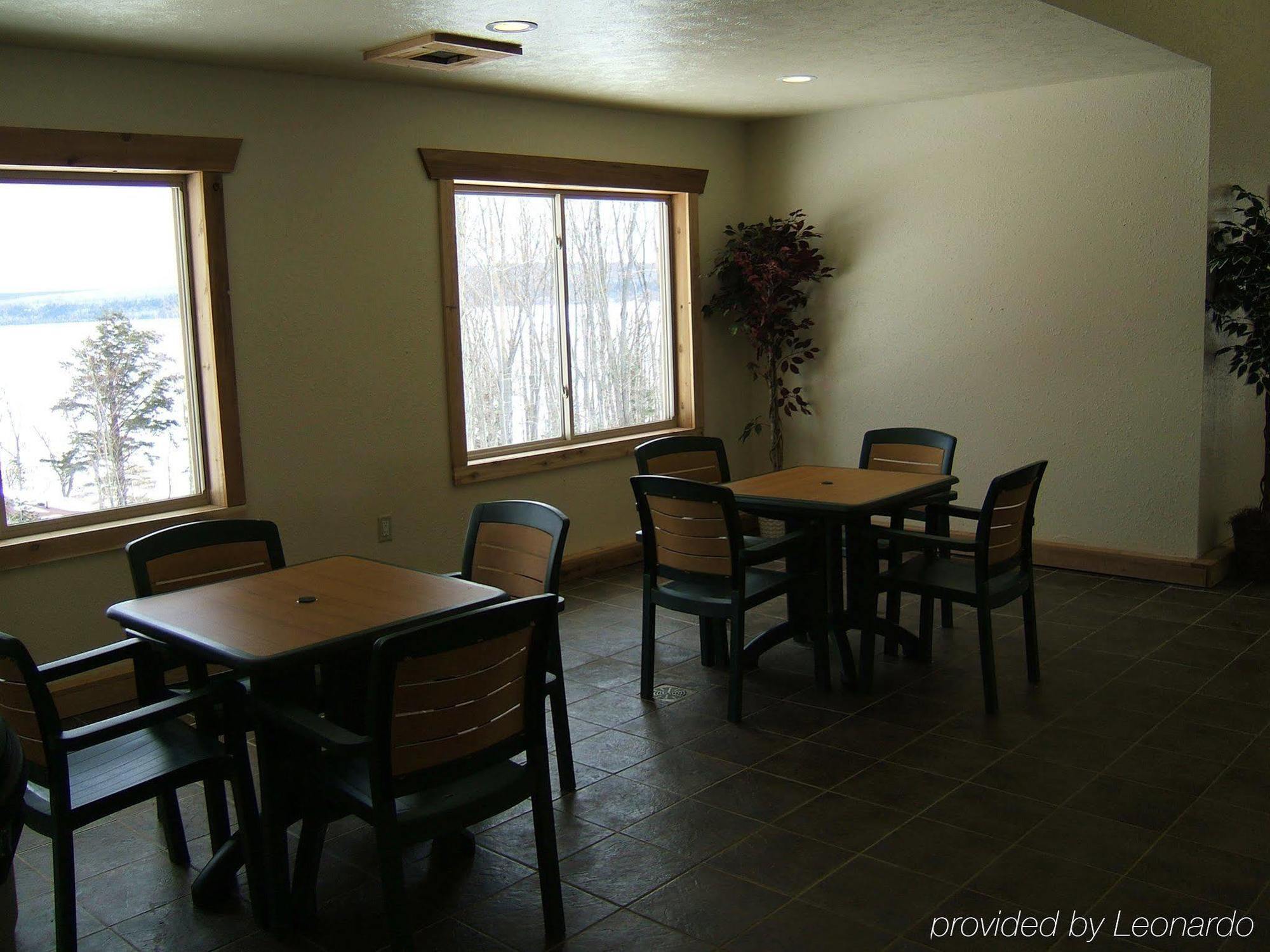 Holiday Inn Express Munising-Lakeview, An Ihg Hotel מסעדה תמונה