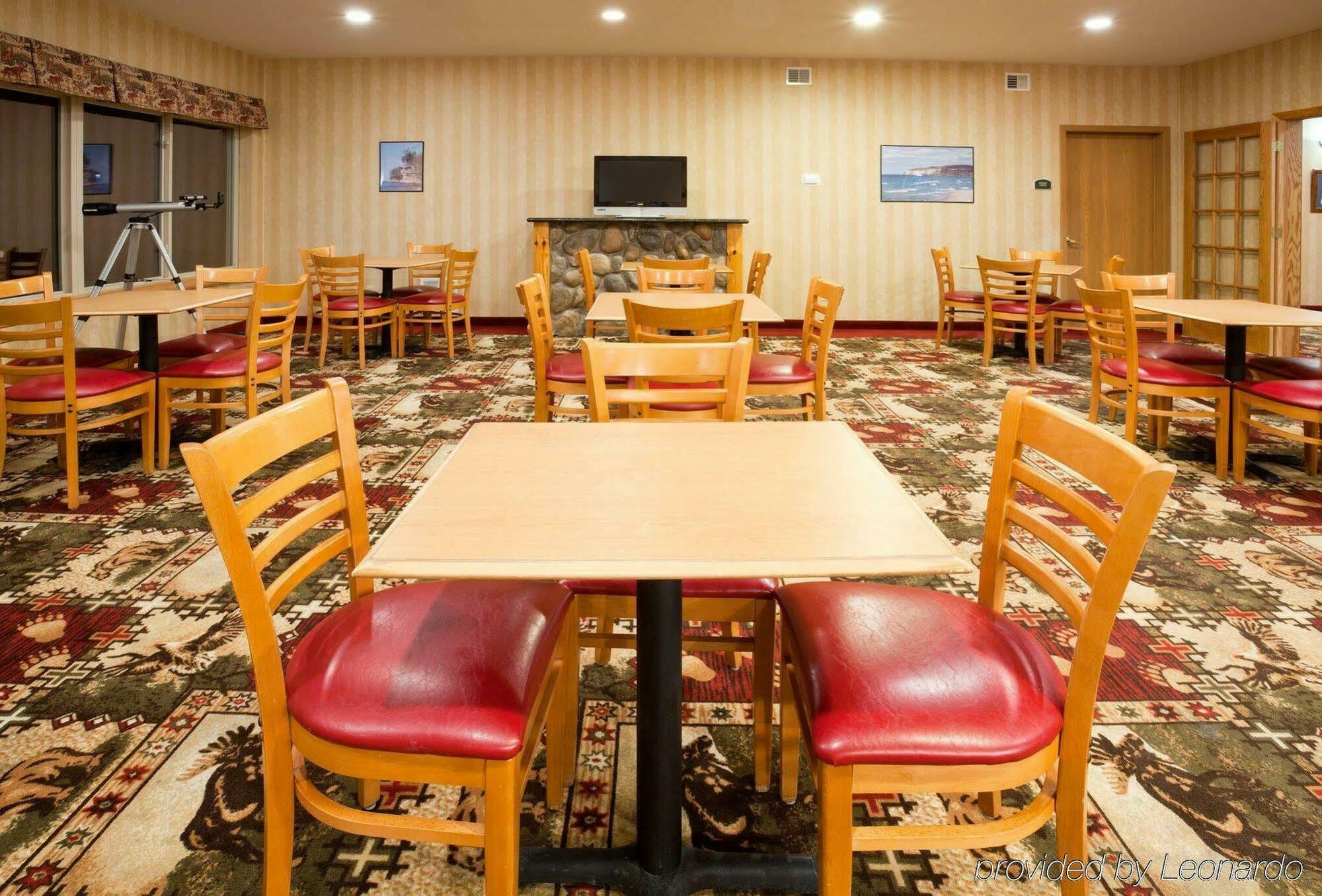 Holiday Inn Express Munising-Lakeview, An Ihg Hotel מראה חיצוני תמונה