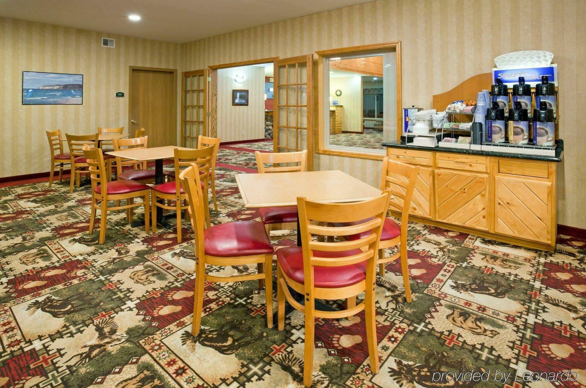 Holiday Inn Express Munising-Lakeview, An Ihg Hotel מסעדה תמונה