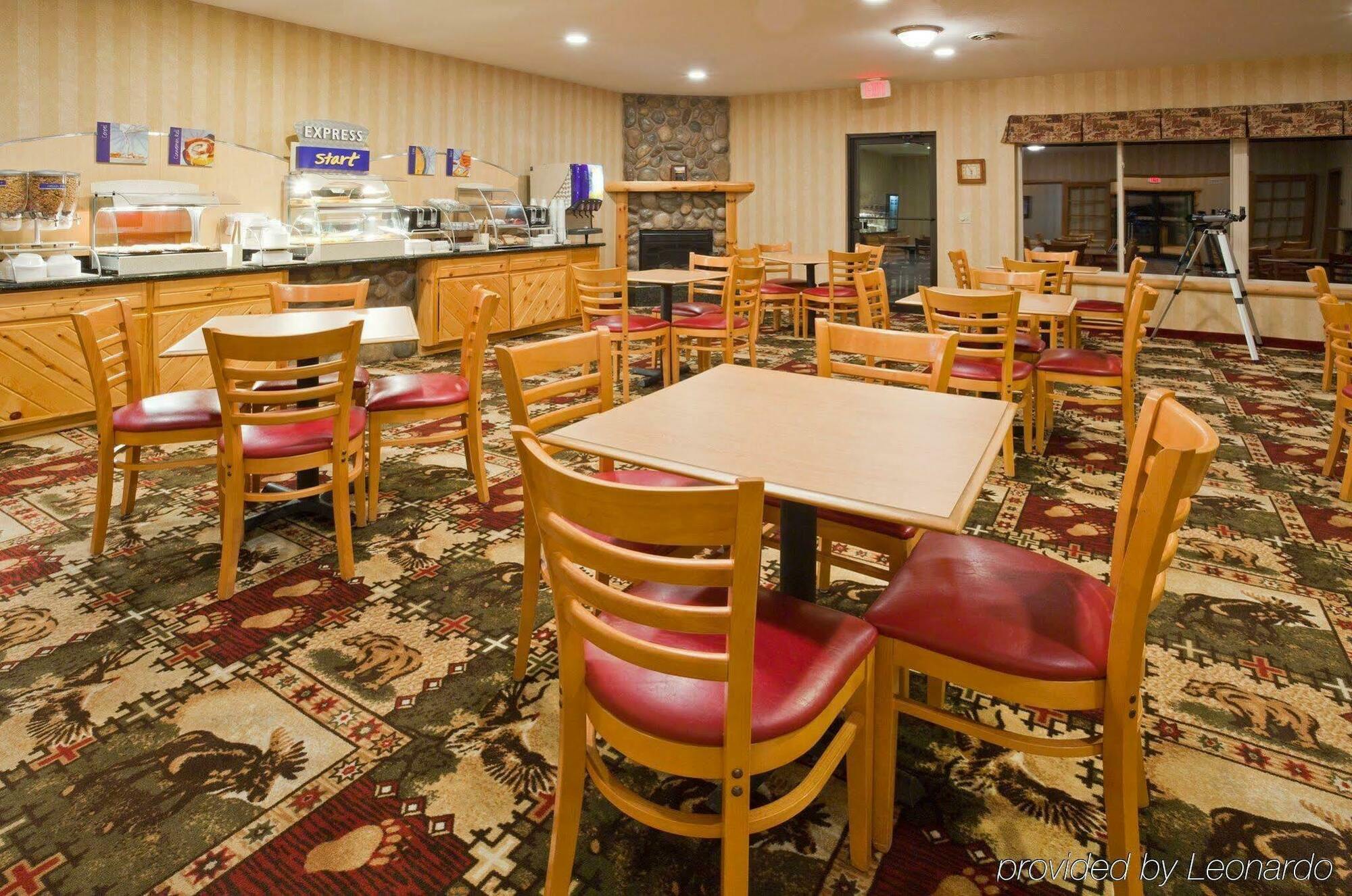 Holiday Inn Express Munising-Lakeview, An Ihg Hotel מסעדה תמונה