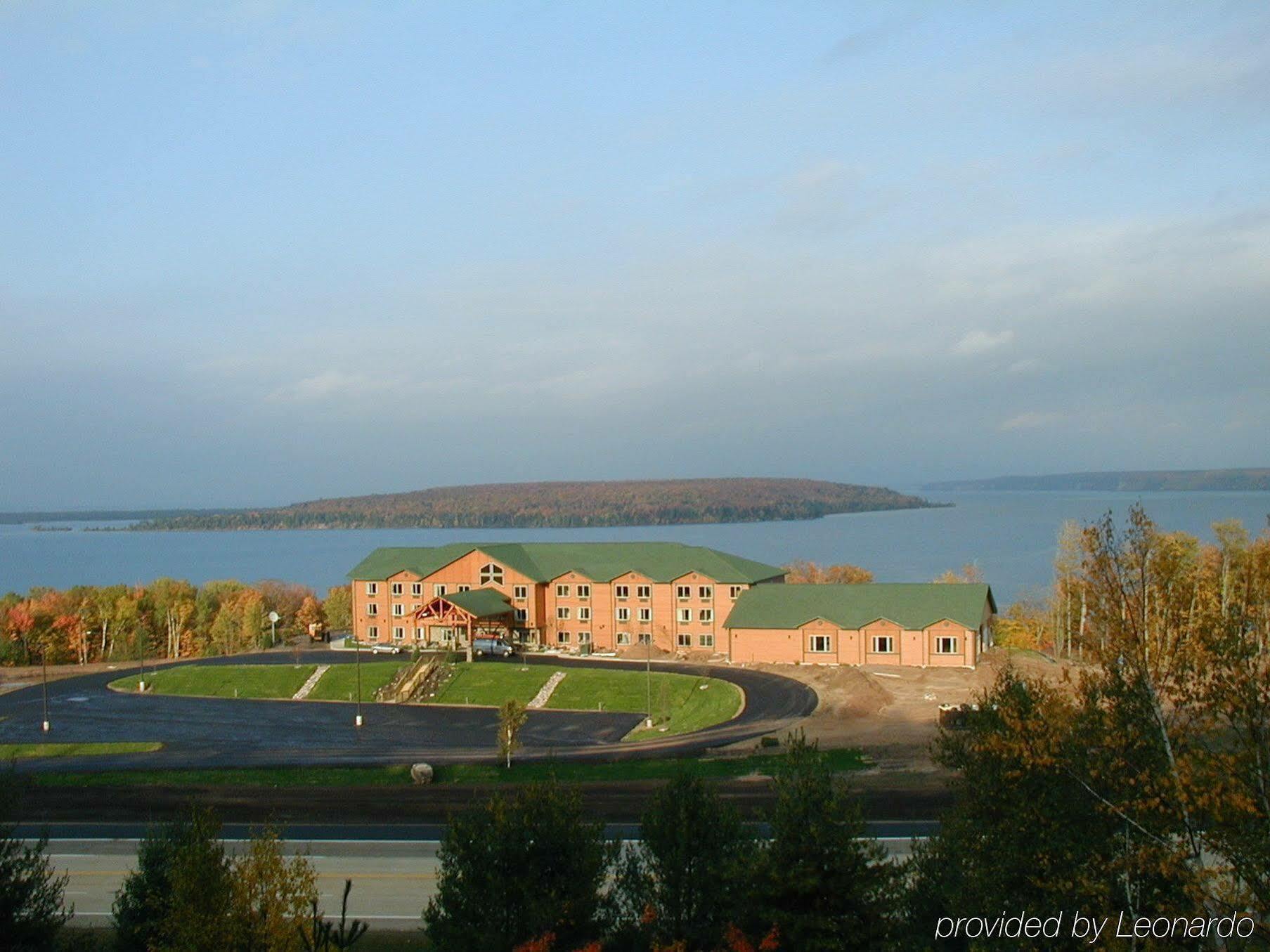 Holiday Inn Express Munising-Lakeview, An Ihg Hotel מראה חיצוני תמונה