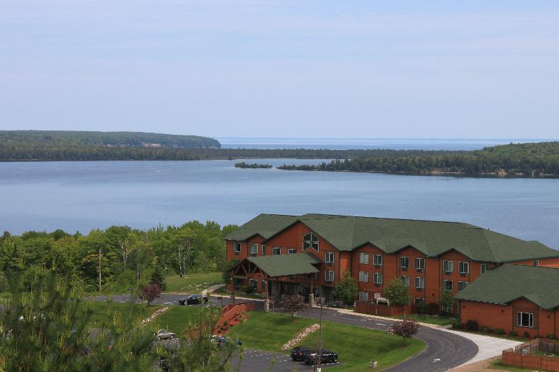 Holiday Inn Express Munising-Lakeview, An Ihg Hotel מראה חיצוני תמונה